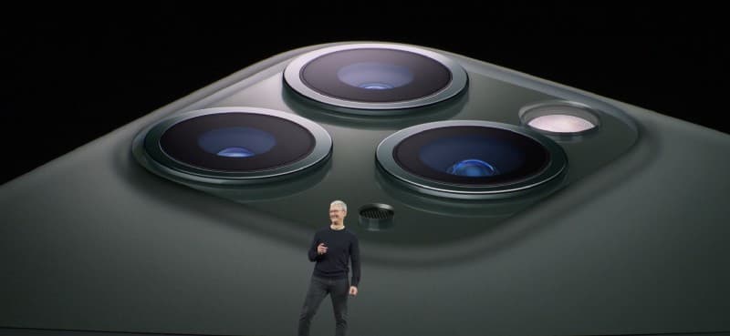 iPhone 11 — Artificial Intelligence Camera and Machine Learning